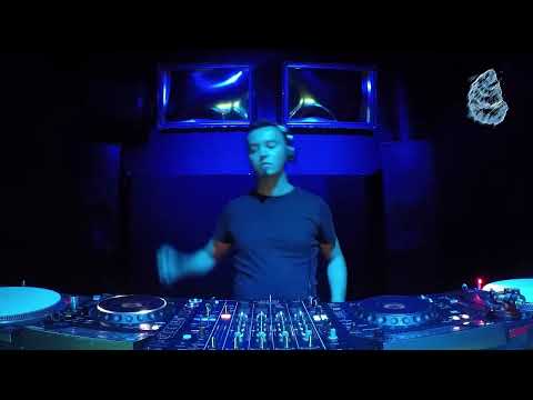 The Blue Oyster: Addy-Z / 25.08 / 17 - 18