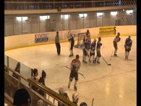 Maalikimara ottelusta Kiekko Ahma vs KuKi