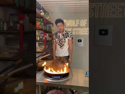 WHEN DOES OIL CATCH FIRE?🔥 #SHORTS #WOK #FIRE