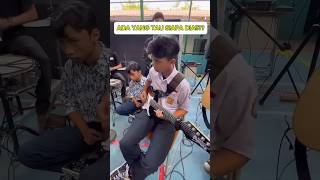 Download lagu Gitaris SMP mainin lagu DEWA 19 KANGEN #cover #dewa19 #kangen mp3