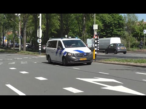 Rijopleiding Politie Mercedes-benz Vito met spoed door Den Haag