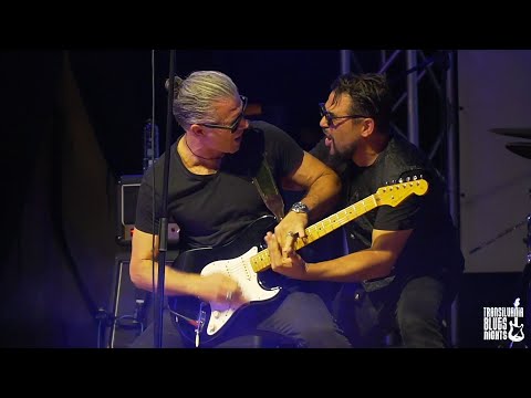 Play Video Youtube Video