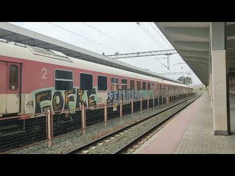 AEG DMU DE IC2000N arrives at Larissa station.