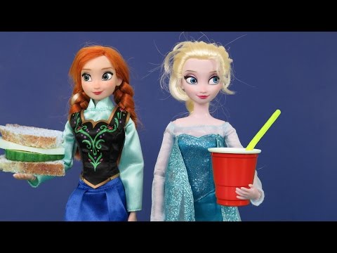 Elsa and Anna toddlers at Picnic !