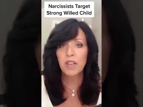 Narcissistic Parents Target This Child #narcissisticparent #narcissisticmother #scapegoat