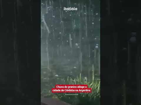 CHUVA DE GRANIZO COM PEDRAS GRANDES ATINGE A CIDADE DE CÓRDOBA, NA ARGENTINA