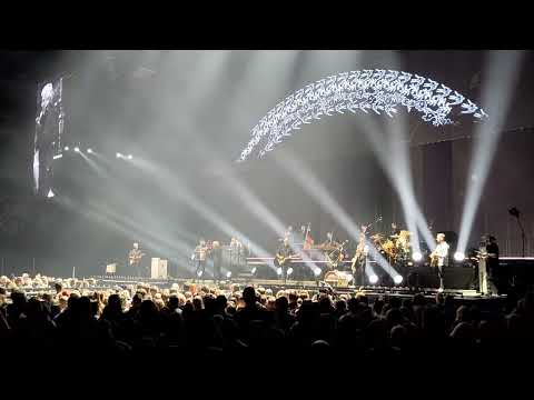 Jelen & Jiří Pavlica Hradišťan - Slunovrat (Live - O2 Aréna)