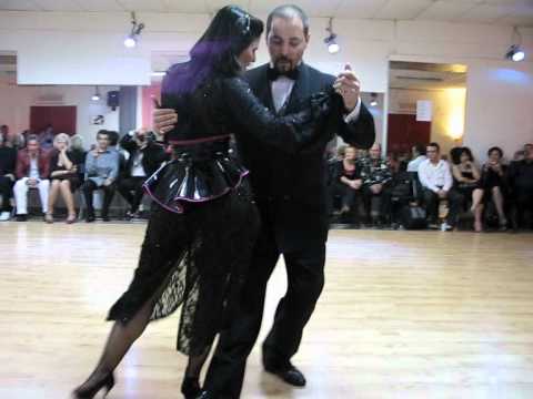  Cristina Sosa  and  Daniel Nacucchio  are  dancing  to  the  tango  "  Dos Fracasos  "