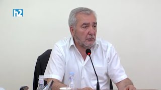 Դու դասախոս տղա, շիշը մի շպրտի, դու շիշը բռնի, թեկուզ քեզ խփեն. Քոչարյանը՝ Ղազինյանին: Լրաբեր