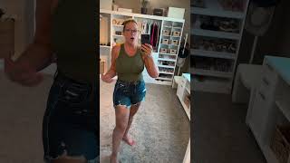 Download lagu Are Tank Tops with Built-In Bras Worth It? mp3