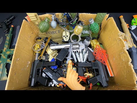 Special Forces Unit Weapons, Air Commander Gun Dan Wesson 6 Revolver, Grenades And Tec-9