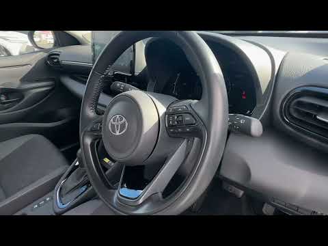 Toyota Yaris 1.5 Hybrid Luna Sport 5dr - Image 2