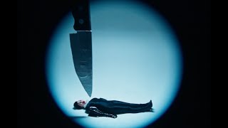 Alix Fernz – Couteau à la gorge