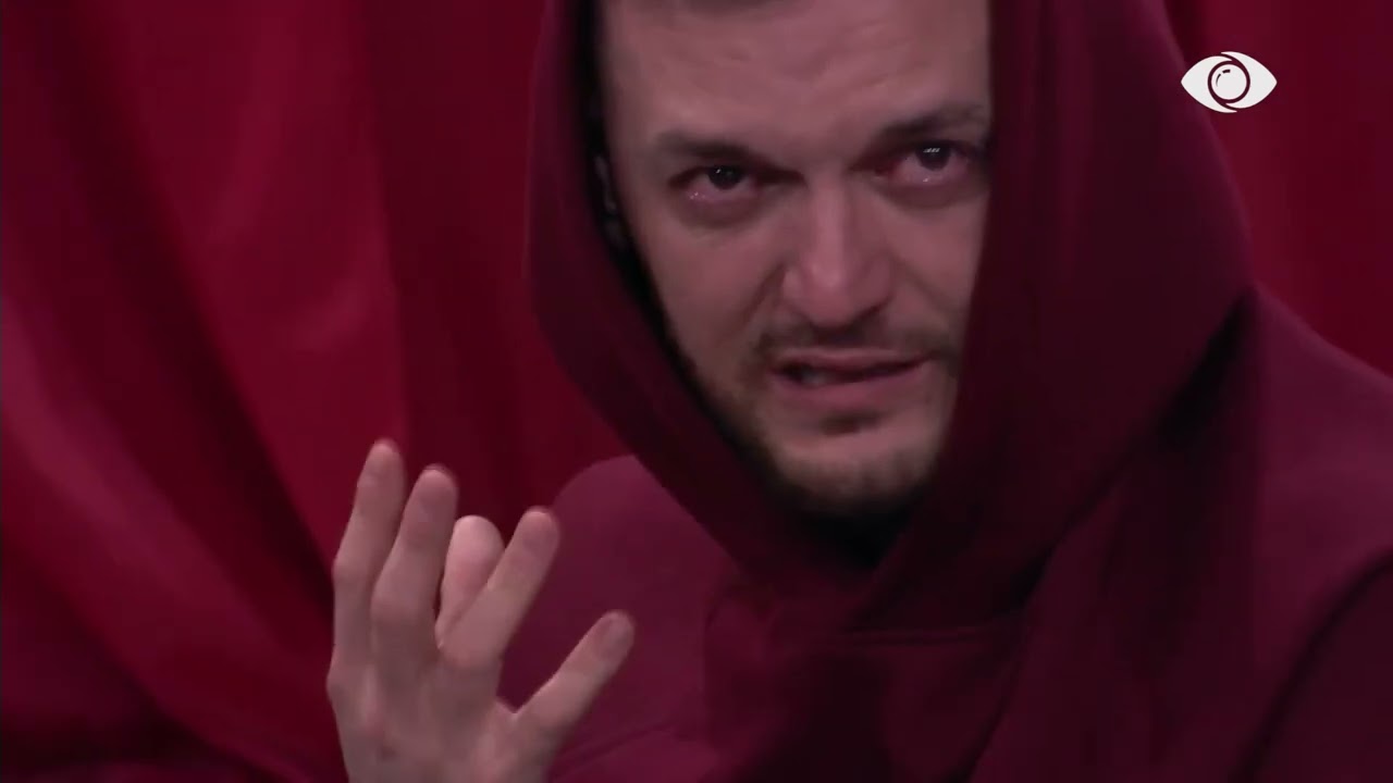 Më mbyllën në një garazhd të errët/Shëndriti përlotet teksa tregon historinë më të vështirë të tij