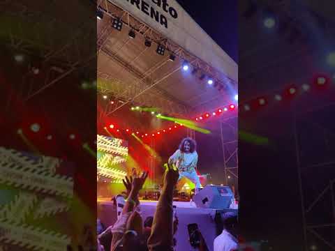 Emiway on Aage Chal - Raftaar (Diss at Zomaland 2020)