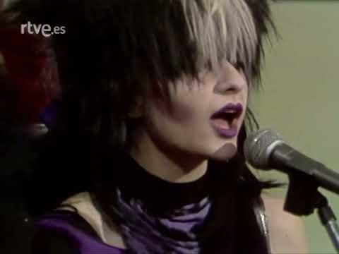 Alaska Y Los Pegamoides - Bailando