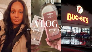 VLOG: NEW YEAR / TRYING PRESS ON NAILS BY KISS  / ROAD TRIP / COLLEGE TOUR / RECIPE #pressonnails