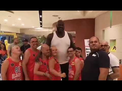 Shaquille O'Neal e gli altri giganti d'umanità (video)