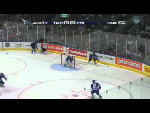 Schenn hit on Hartnell - Sept 23, 2010