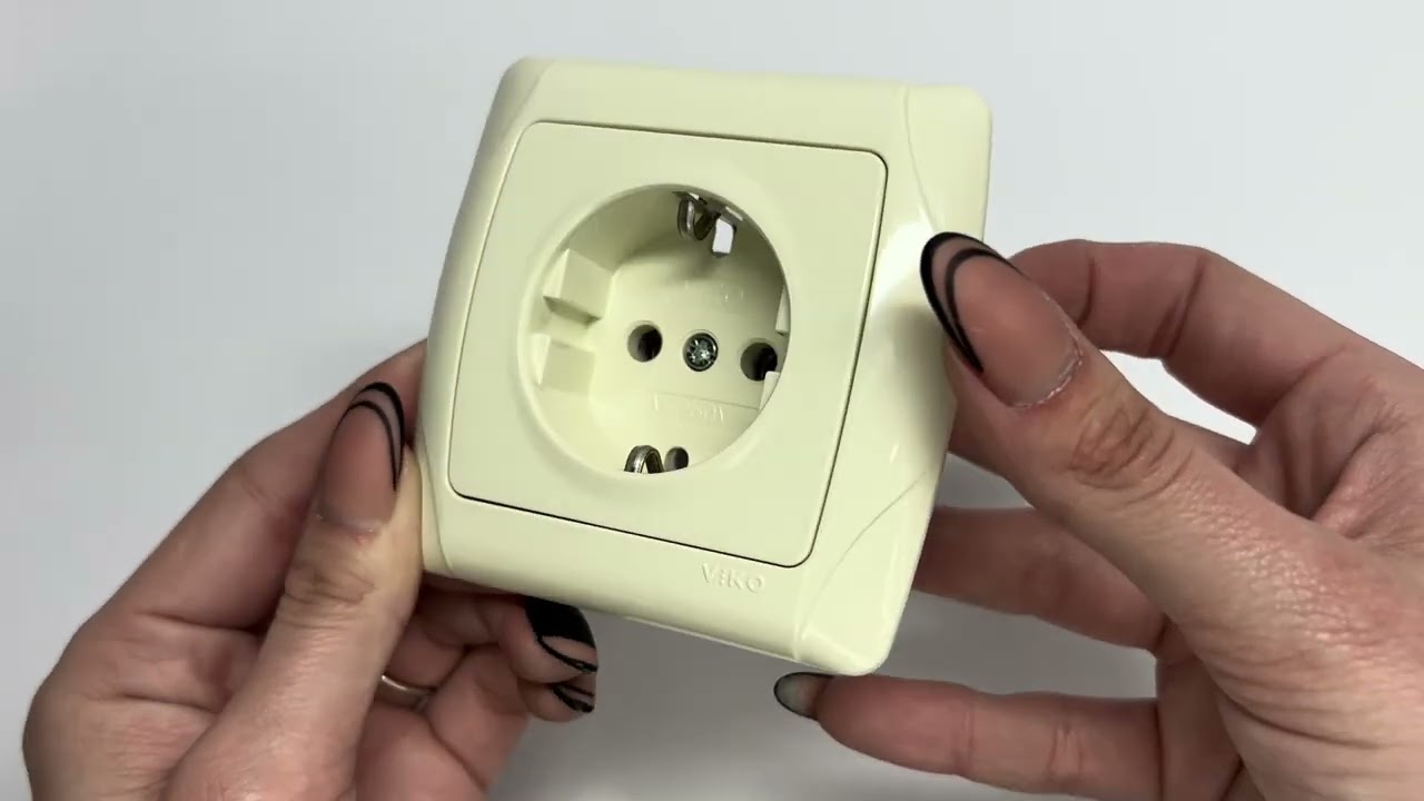 Розетка одинарная с/з VIKO Carmen крем 90562008