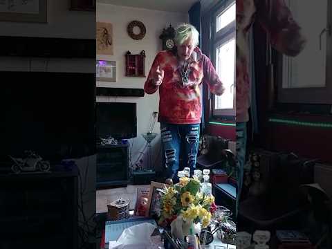 Tatortreiniger tanzt ! Dosenstechen für Erwachsene von Dieter Grabowski  ! #funny #dance #meme