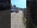 Riproduci video