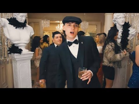 Ella Baila Sola - Peso Pluma y Eslabon Armado (Video Oficial)