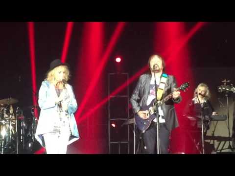 Egy igazi különlegesség a Love is magic a Marathoni Neoton arénakoncert meglepetéseként