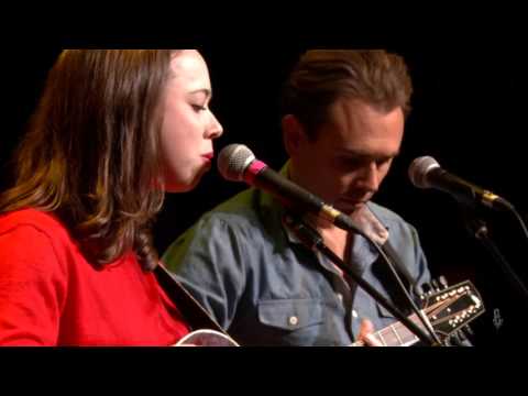 Sarah Jarosz - Green Lights (eTown webisode #1072)