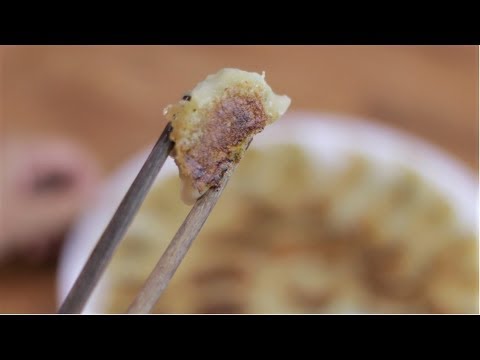 Crispy yummy mini pan-fried dumplings from scratch, nobody can resist!