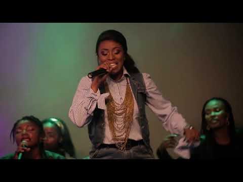 Esaie Easy Ndombe ( LIVE Célébration maranatha) Gospel family