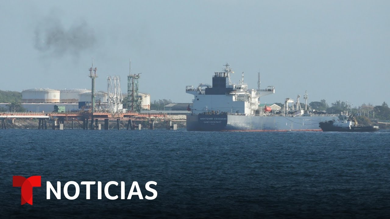 Estas son las primeras imágenes del carguero ruso que lleva combustible vital para Cuba