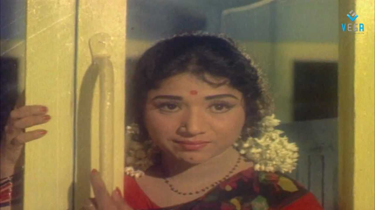 Aval Jaathi Poovena Song Lyrics | Bathilukku Bathil | T. M. Soundararajan