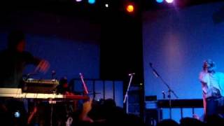 of Montreal- Creature Set (Encore Break):  4-16-09 Brooklyn, NY MHOW