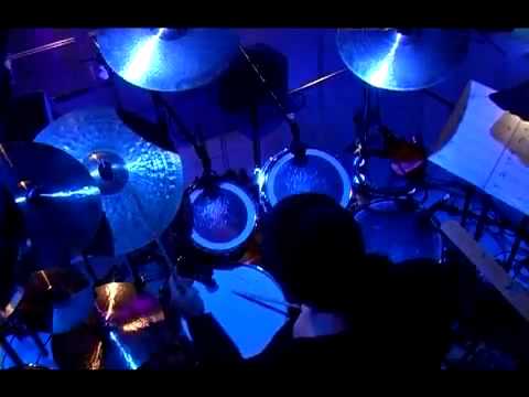 Nianell-Who painted the Moon (Live Performance)