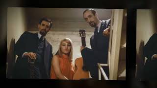 PETER, PAUL &amp; MARY- &quot;BLOWIN&quot; IN THE WIND&quot; (LYRICS)