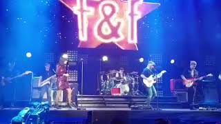 Brutal - Fito & Fitipaldis con Amaral - Entre la espada y la pared - gira 20 aniversario en