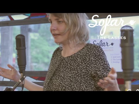 The Lasses - The Lamb On The Green Hills | Sofar Amsterdam