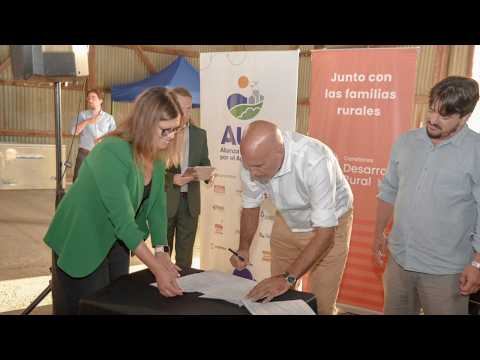 Gobierno de Canelones firmó acuerdo para la conservación de la cuenca del Santa Lucía