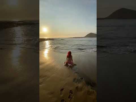 belly Dance In beach 🏖️ place #bellydancer #beach #wow
