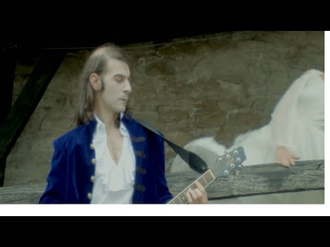 Profesorul de pian, solist într-o trupă rock