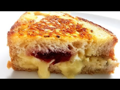 CHRISTMAS SNACK Camembert & cranberry toasted sandwich recipe