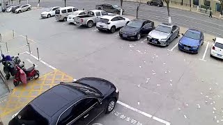 Man's 30,000 yuan blown away before getting them all retrieved