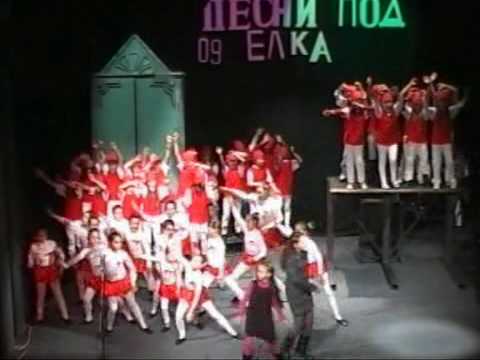 PESNI POD ELKA 2009 NOVOGODISNI PESNI - ANGELA I MARIJA TASEVI.mpg