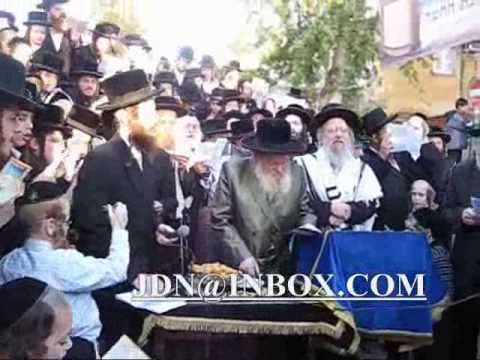 Birkas hachama with Lelover Rebbe