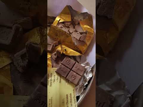 Amul Chocolates...NOT WORTH BUYING #amul#rejoice#chocolate#poor#customerservice#santa#gift