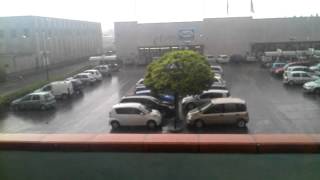 preview picture of video 'Violent downpour'