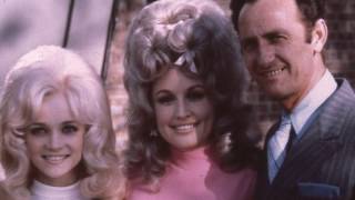 BARBARA MANDRELL Speaks About DOLLY PARTON