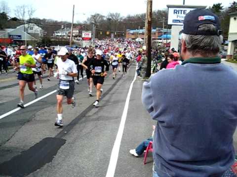 2009 Boston Marathon - Mile 3