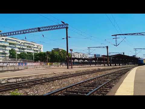 IR1753 București Nord-Suceava pleacă salutând frumos/IR1753 Bucharest Nord-Suceava